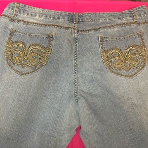 Elite Jeans brand capri jeans size 23/24 woman’s plus size in blue